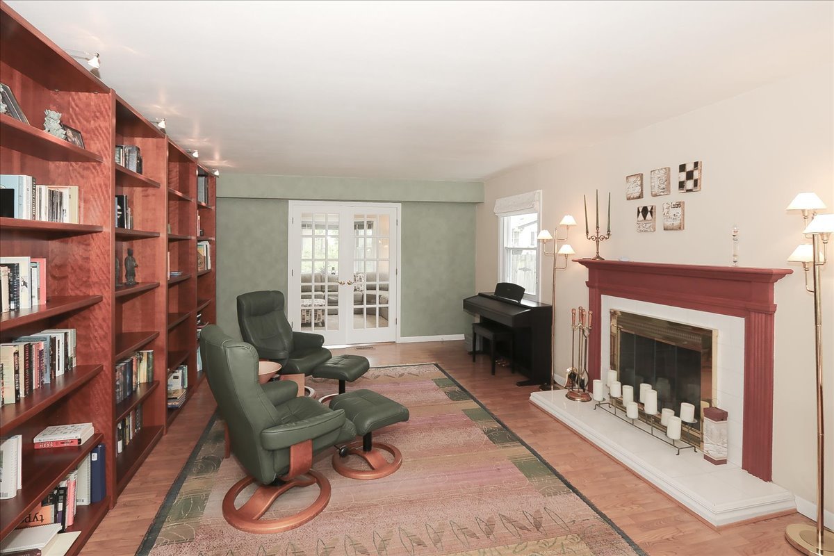 174 Timber Hill Road Buffalo Grove, IL 60089 - Photo 3 of 38