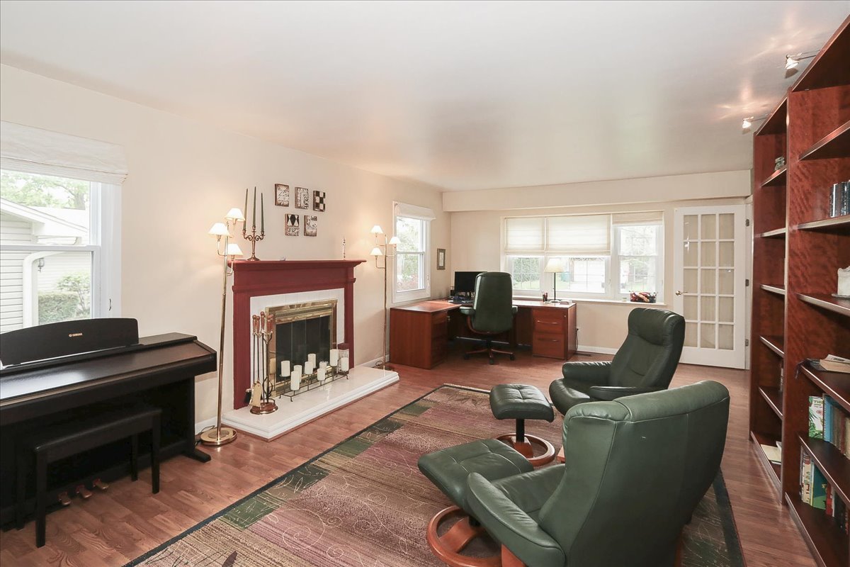 174 Timber Hill Road Buffalo Grove, IL 60089 - Photo 4 of 38
