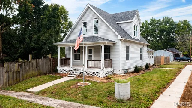 $135,000 | 204 North Railroad Street, Medora, IL 62063