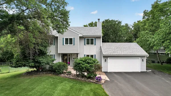$625,000 | 18425 Harrogate Drive, Eden Prairie, MN 55346