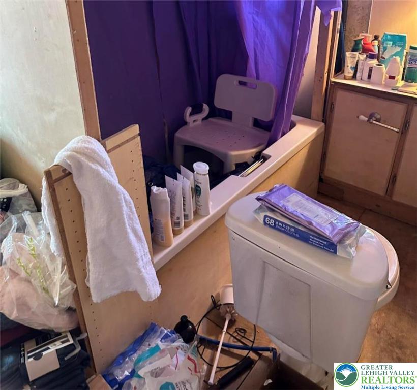 19 Roth Avenue Mertztown, PA 19539 - Photo 14 of 26 a utility room with dryer and washer