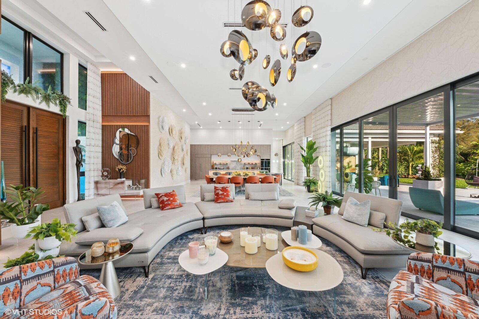 8533 North Native Dancer Road Palm Beach Gardens, FL 33418 - Photo 14 of 61 31_8533NativeDancerRdE_2031_Large