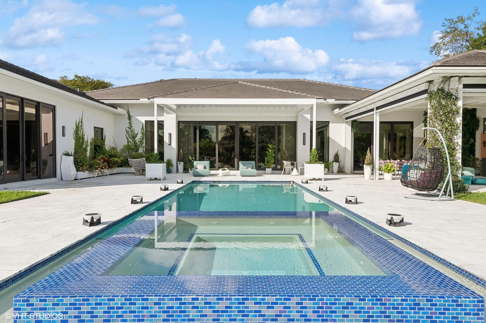 8533 North Native Dancer Road Palm Beach Gardens, FL 33418 - Photo 55 of 61 10_8533NativeDancerRdE_2010_Large