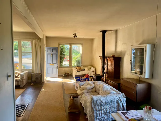 a view of utility room