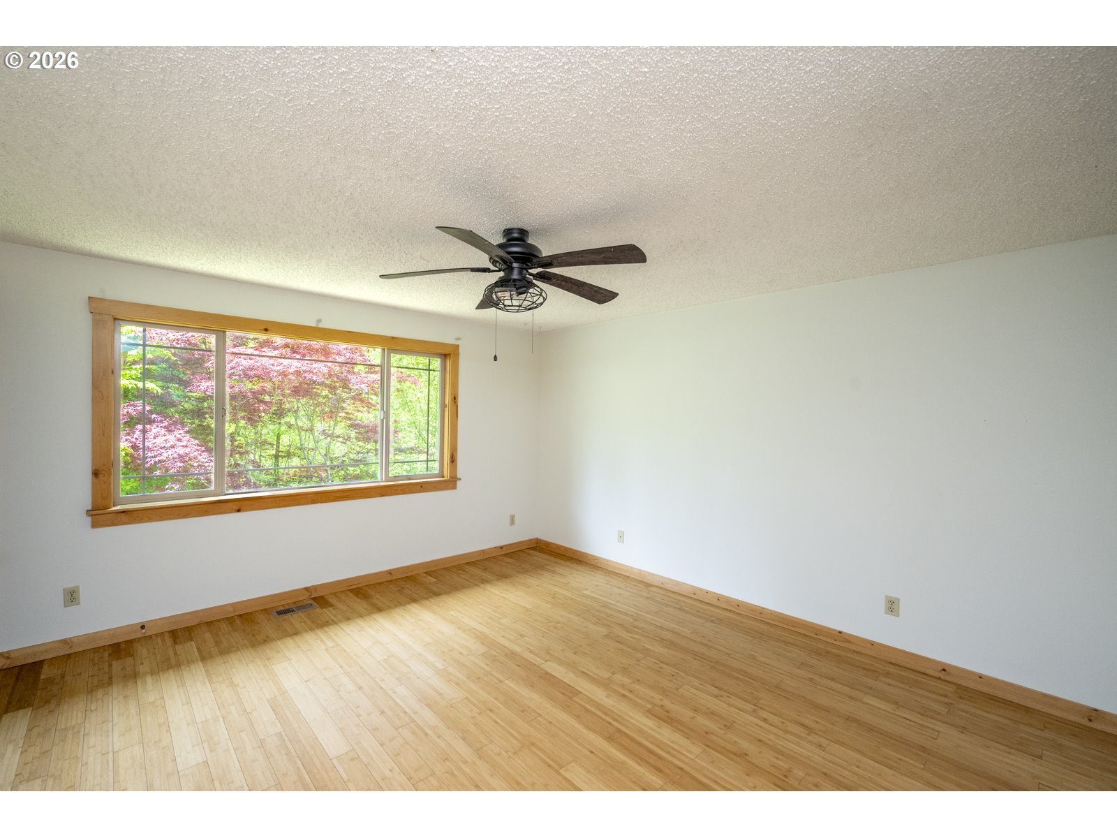 45900 East Haines Road Corbett, OR 97019 - Photo 14 of 38 Primary Bedroom