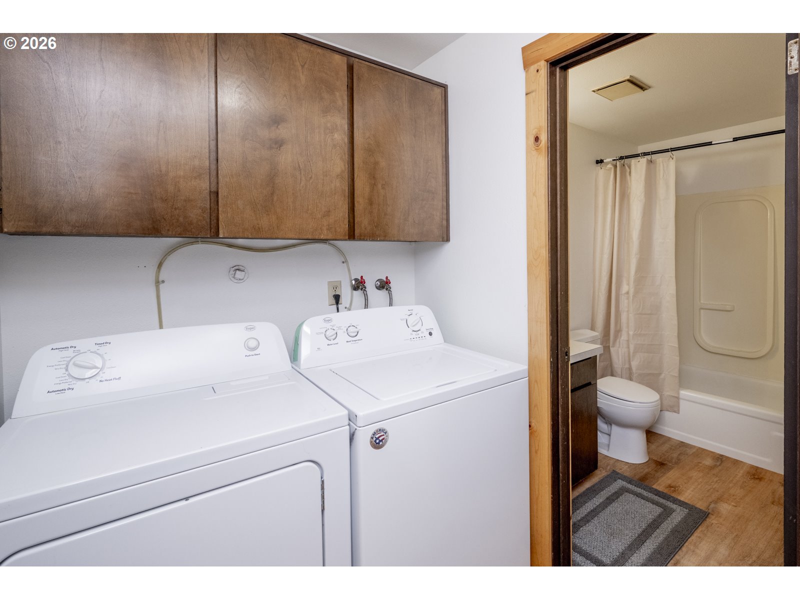 45900 East Haines Road Corbett, OR 97019 - Photo 20 of 38 Laundry