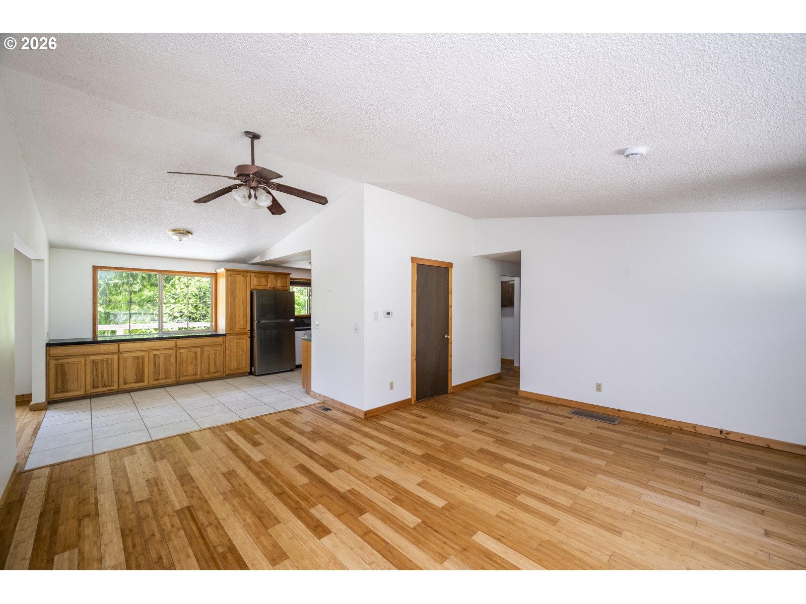 45900 East Haines Road Corbett, OR 97019 - Photo 6 of 38 Living Room/Dining Room