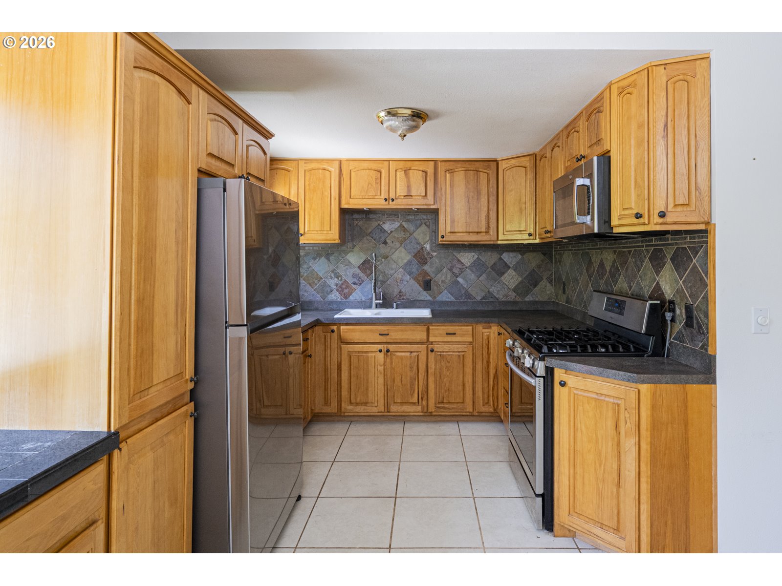 45900 East Haines Road Corbett, OR 97019 - Photo 7 of 38 Kitchen