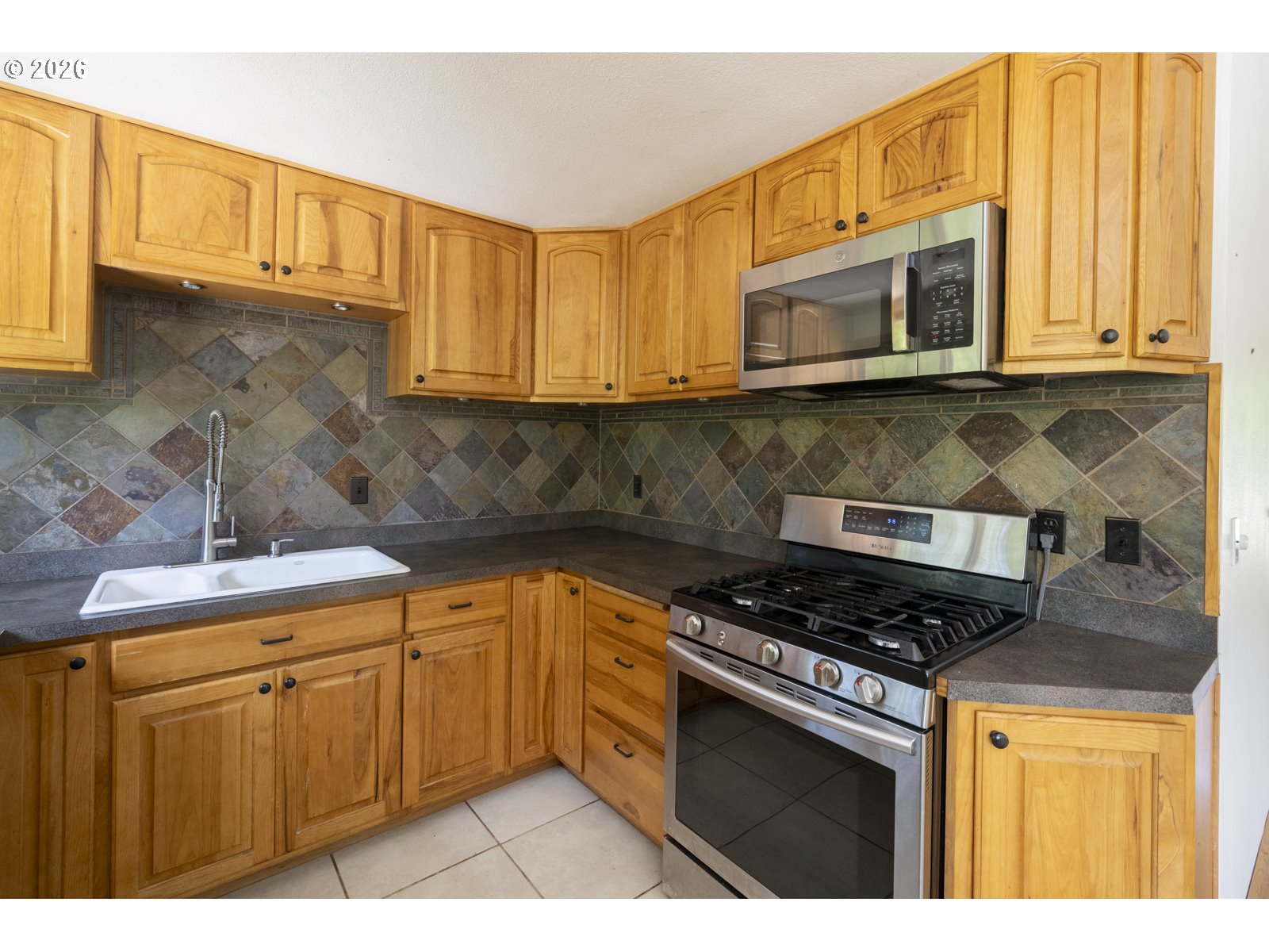 45900 East Haines Road Corbett, OR 97019 - Photo 9 of 38 Kitchen