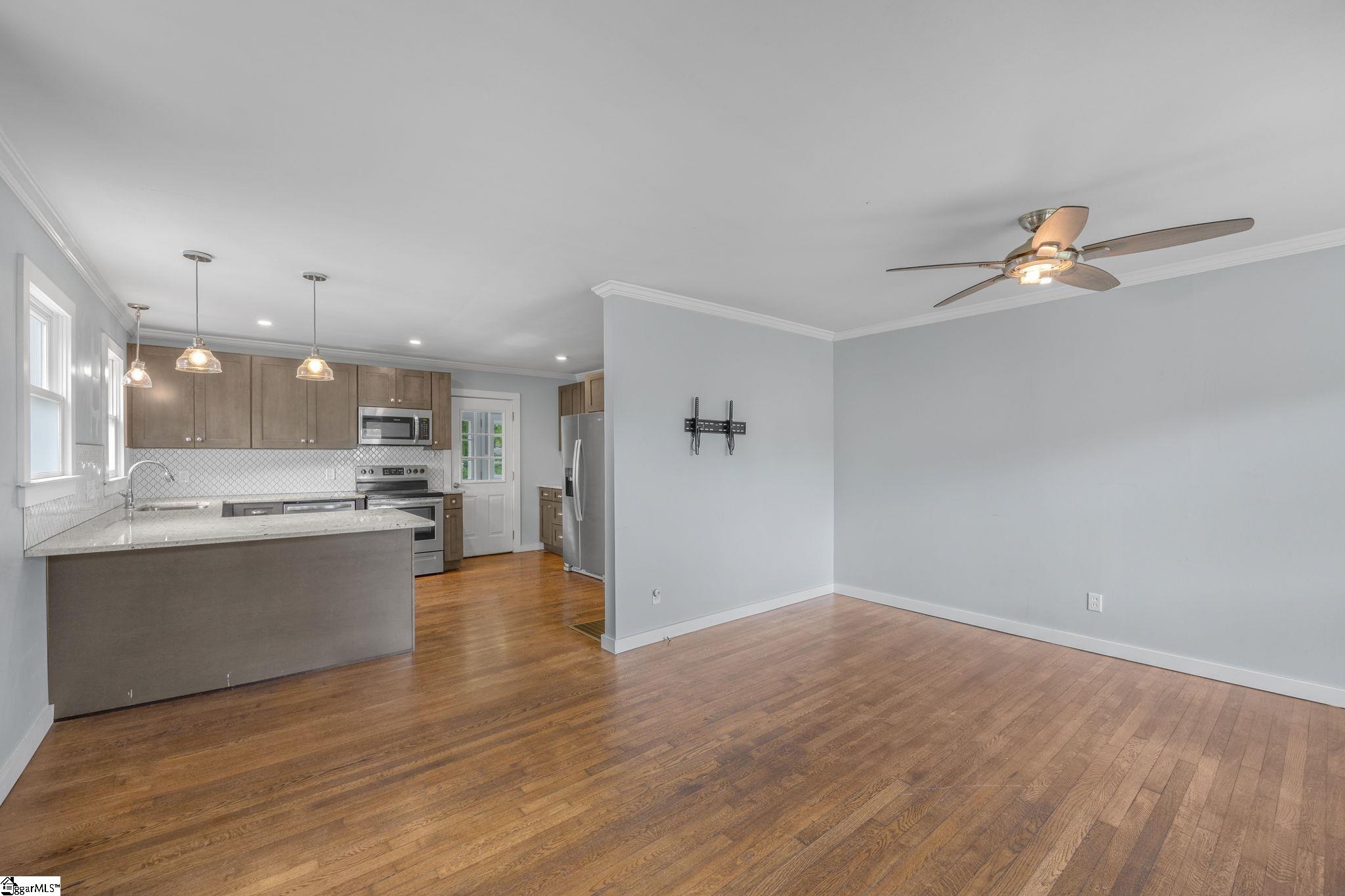 6 Pleasant Ridge Avenue Greenville, SC 29605 - Photo 7 of 34