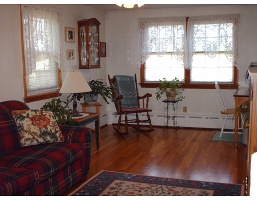 8 Riverview Road Gloucester, MA 01930 - Photo 6 of 14 Gallery Image 6