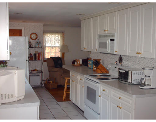8 Riverview Road Gloucester, MA 01930 - Photo 8 of 14 Gallery Image 8
