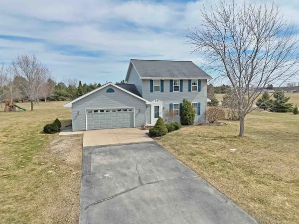 $427,000 | 508 Highland Meadow Trail, Pulaski, WI 54162