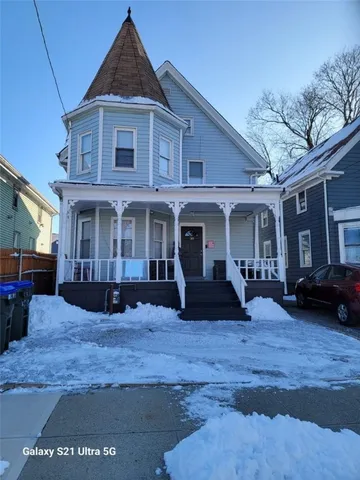 $2,300 | 38 Glenham Street, Providence, RI 02907