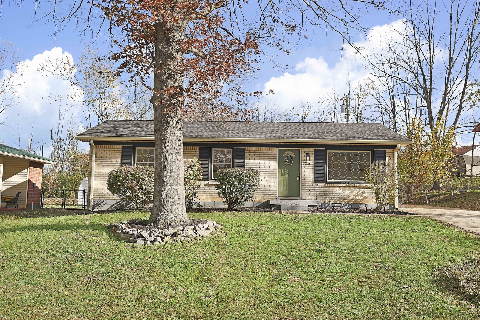 704 Hayes Street Springfield, TN 37172 - Photo 1 of 33 Gallery Image 1