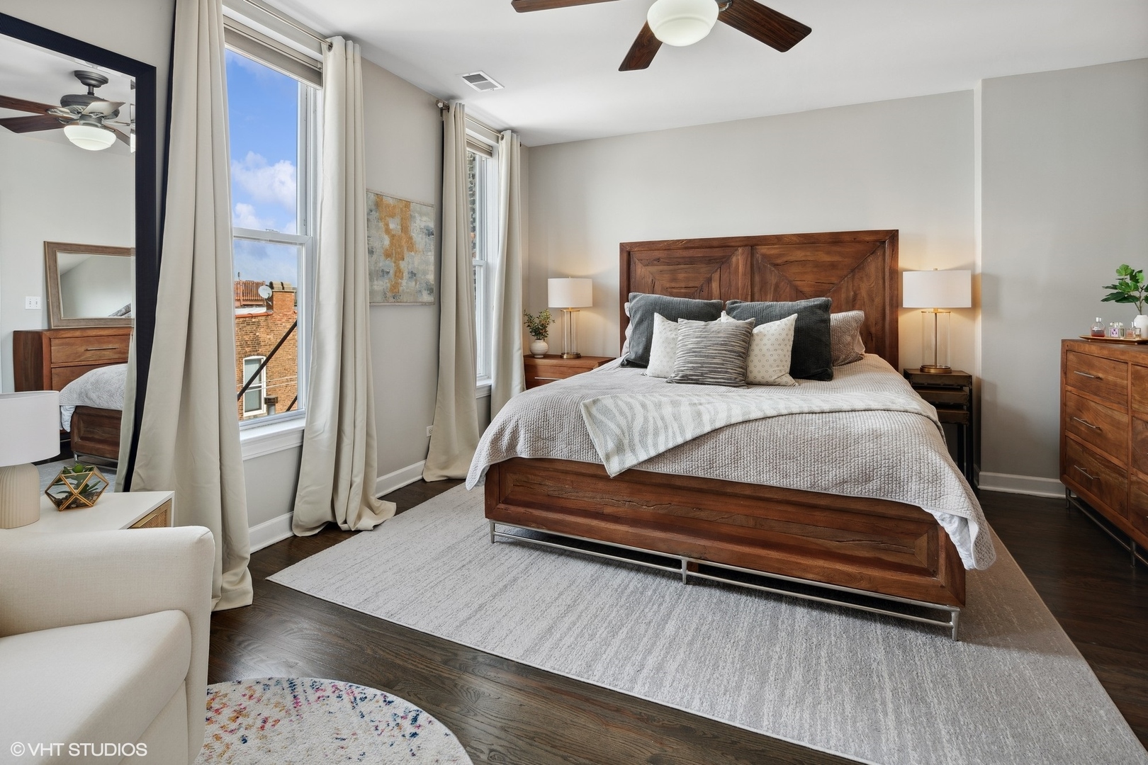 1326 West Huron Street, Unit 4 Chicago, IL 60642 - Photo 14 of 20 a bedroom with a bed and a couch