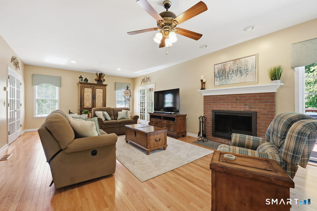 161 Great Pond Road Glastonbury, CT 06073 - Photo 4 of 40
