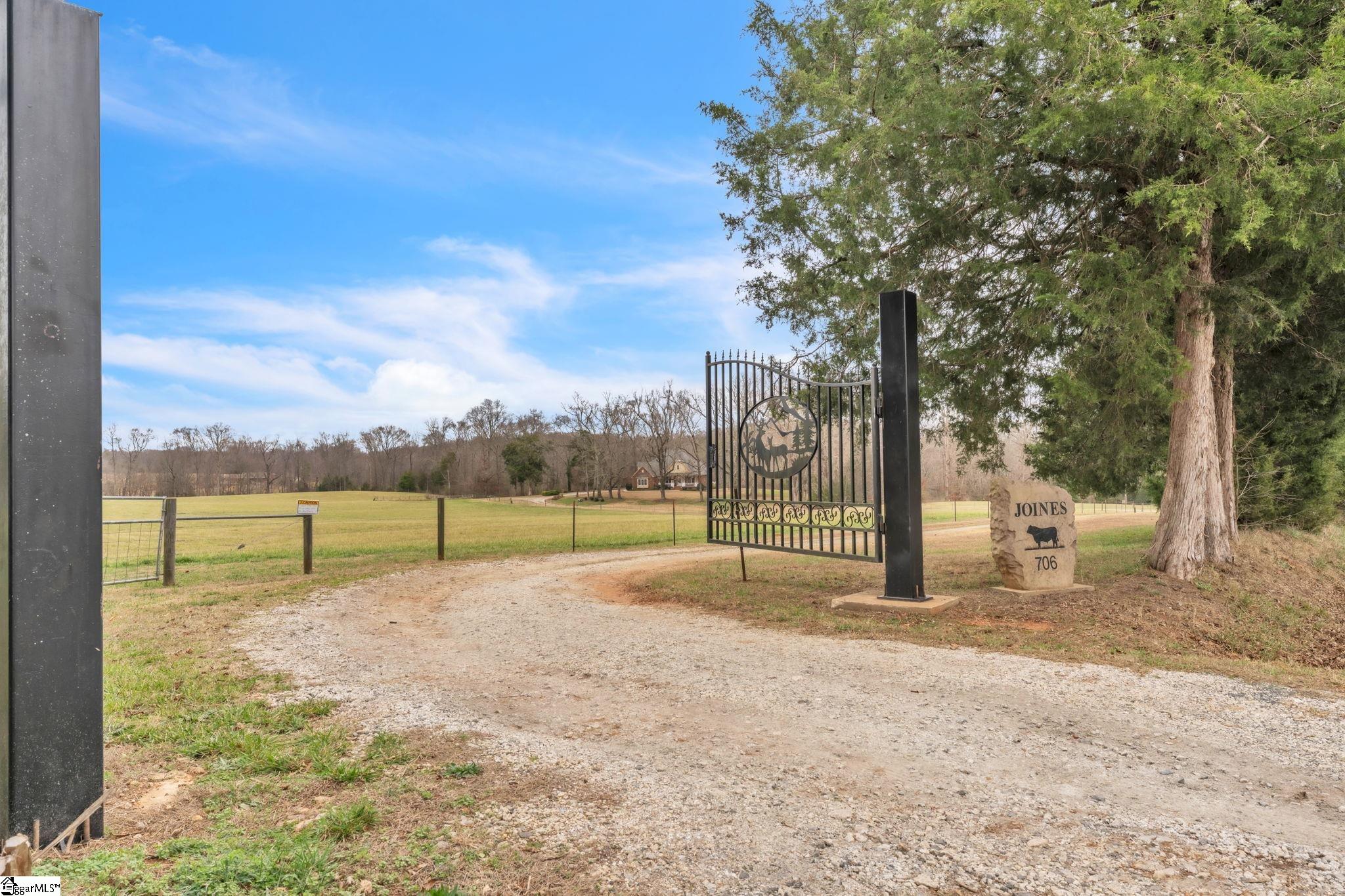 706 Strawhorne Road Due West, SC 29639 - Photo 4 of 42