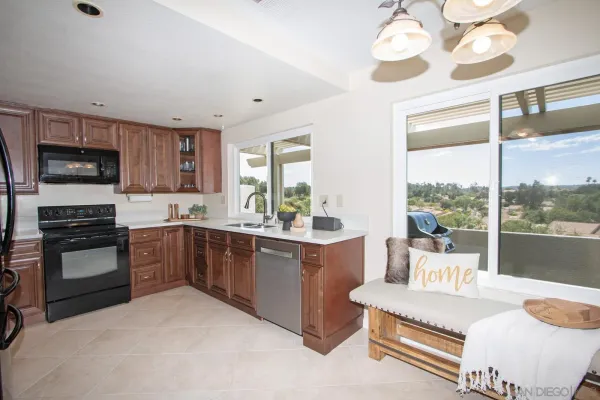 $880,000 | 12733 Via Nasca, San Diego, CA 92128