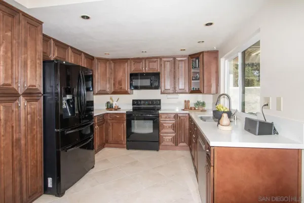 $880,000 | 12733 Via Nasca, San Diego, CA 92128