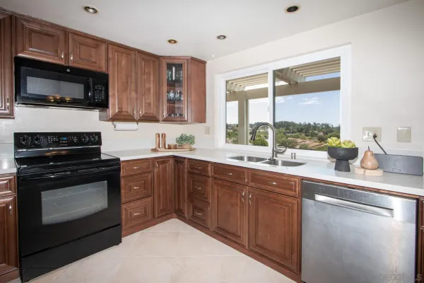 $880,000 | 12733 Via Nasca, San Diego, CA 92128
