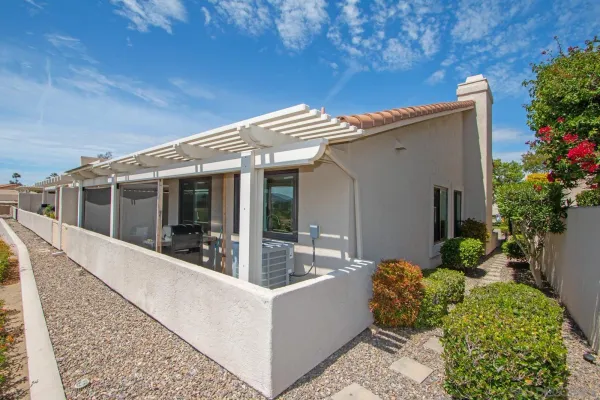 $880,000 | 12733 Via Nasca, San Diego, CA 92128