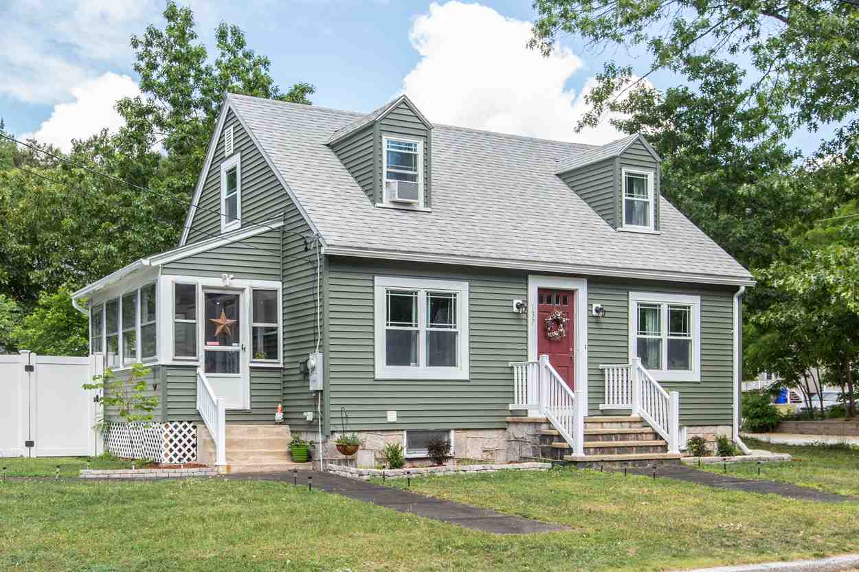 137 Rochelle Avenue Manchester, NH 03102 - Photo 2 of 33 Gallery Image 2