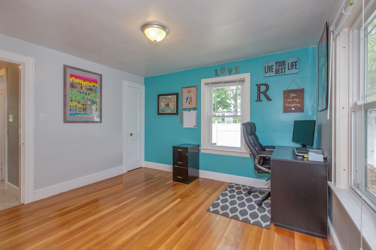 137 Rochelle Avenue Manchester, NH 03102 - Photo 14 of 33 Gallery Image 14
