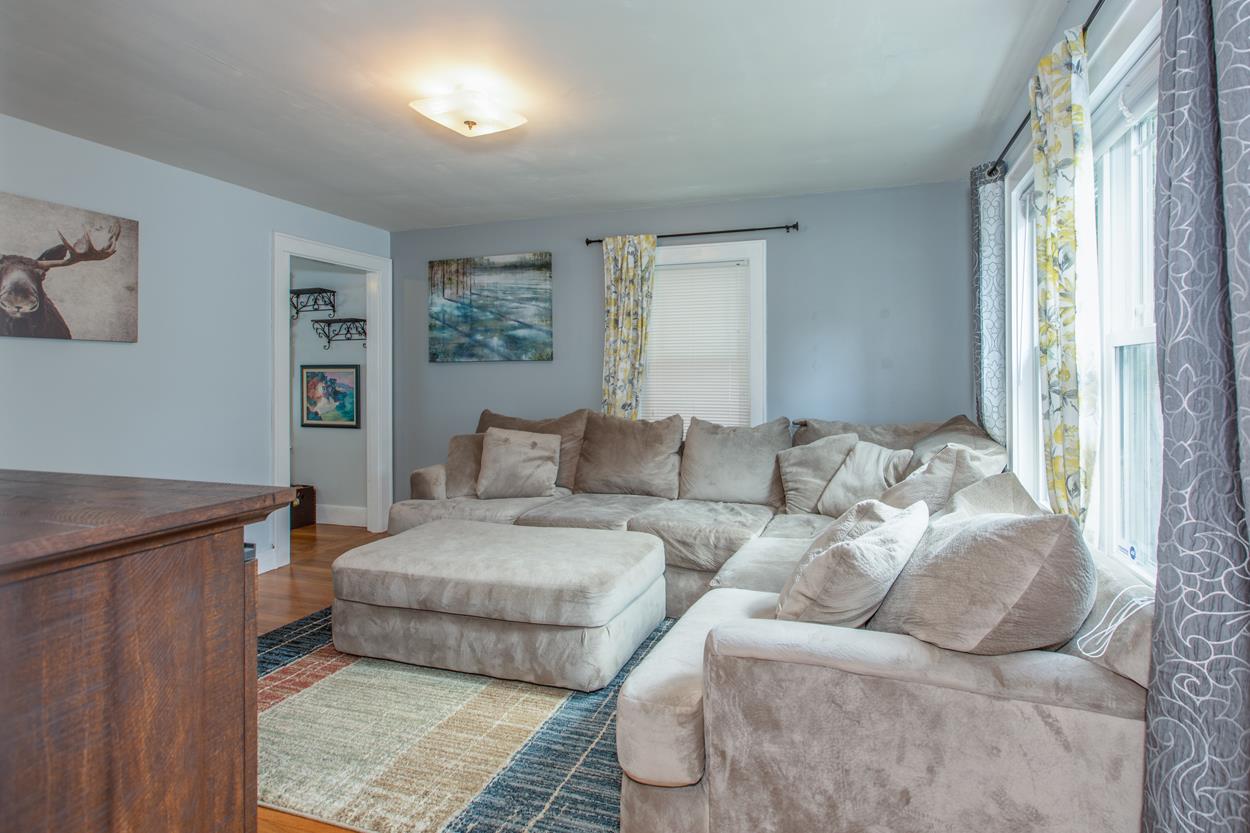 137 Rochelle Avenue Manchester, NH 03102 - Photo 16 of 33 Gallery Image 16