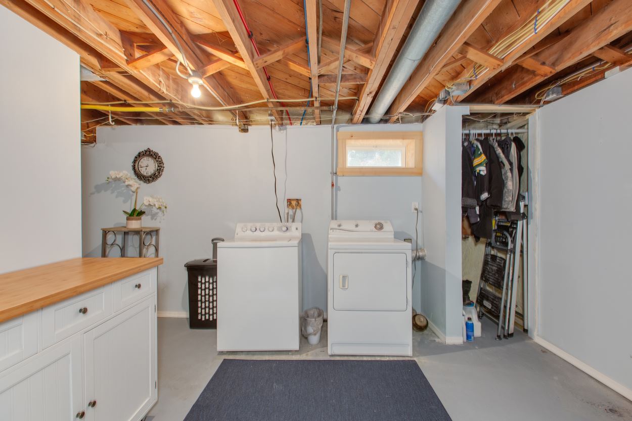 137 Rochelle Avenue Manchester, NH 03102 - Photo 23 of 33 Gallery Image 23