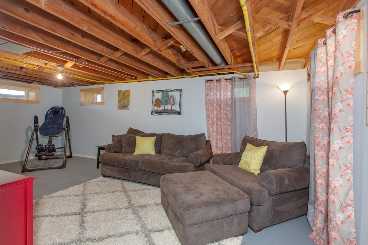 137 Rochelle Avenue Manchester, NH 03102 - Photo 25 of 33 Gallery Image 25