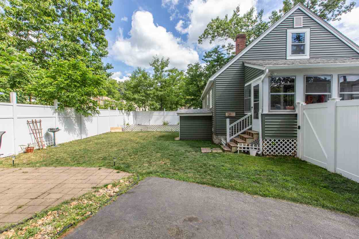 137 Rochelle Avenue Manchester, NH 03102 - Photo 28 of 33 Gallery Image 28