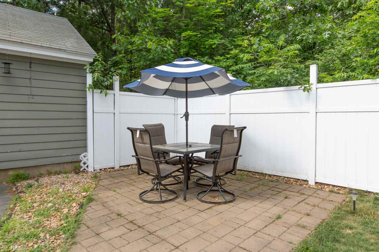 137 Rochelle Avenue Manchester, NH 03102 - Photo 29 of 33 Gallery Image 29