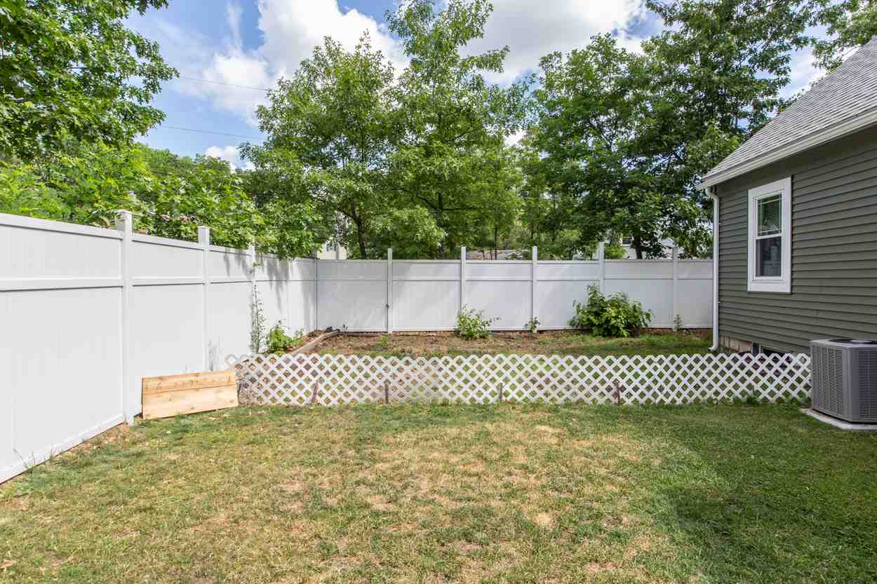 137 Rochelle Avenue Manchester, NH 03102 - Photo 30 of 33 Gallery Image 30