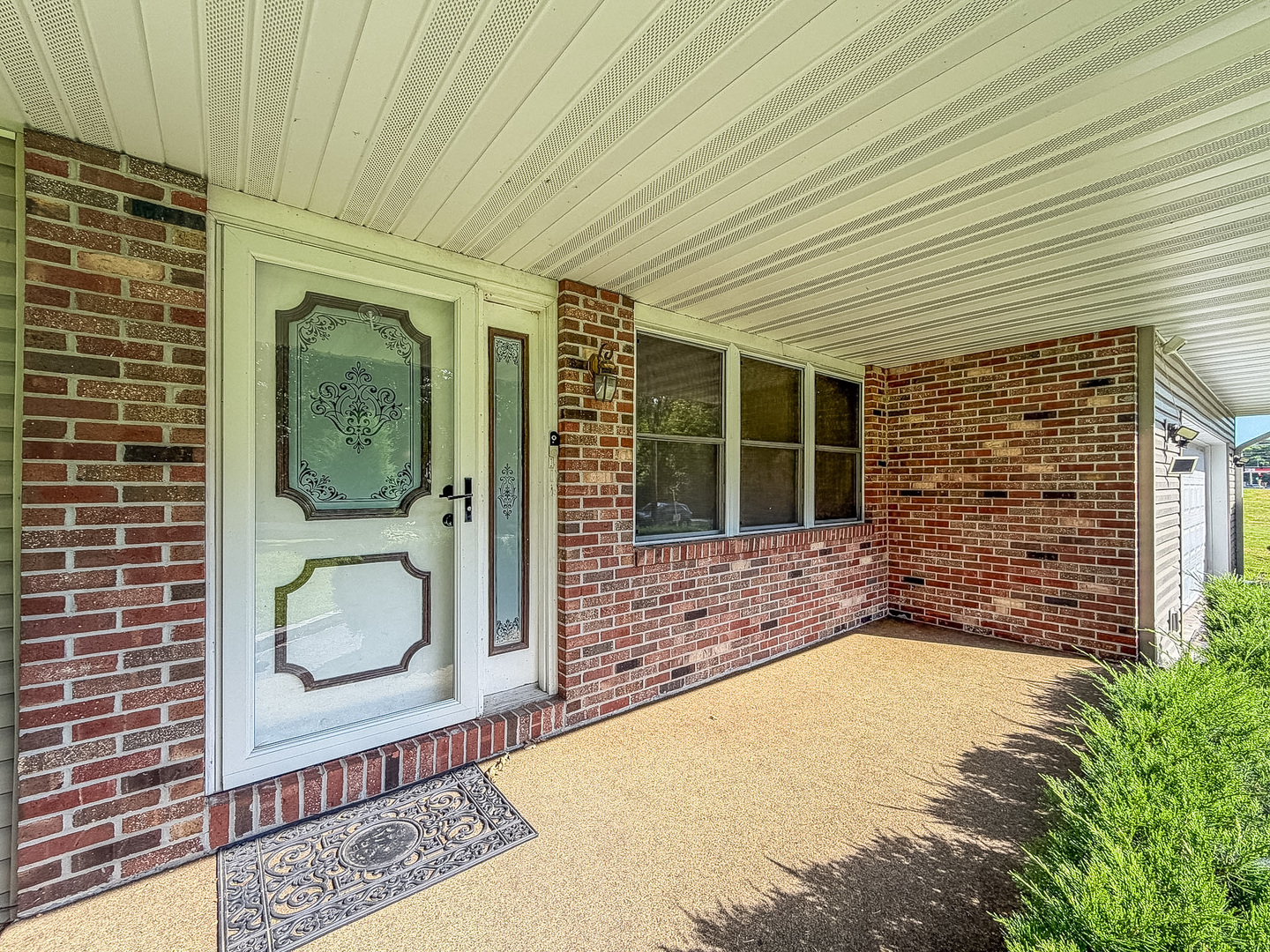 3750 East Lake Shore Drive Decatur, IL 62521 - Photo 4 of 38