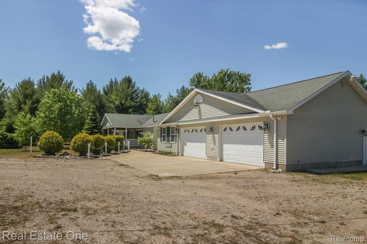 948 Quail Road Southwest Kalkaska, MI 49646 - Photo 3 of 30 Gallery Image 3