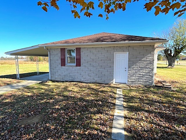 1291 Union Camp Road Lafayette, TN 37083 - Photo 5 of 28 front view of a house with a yard