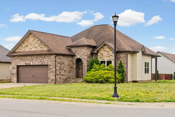 $1,850 | 632 White Face Drive, Clarksville, TN 37040