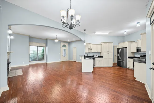 $1,850 | 632 White Face Drive, Clarksville, TN 37040