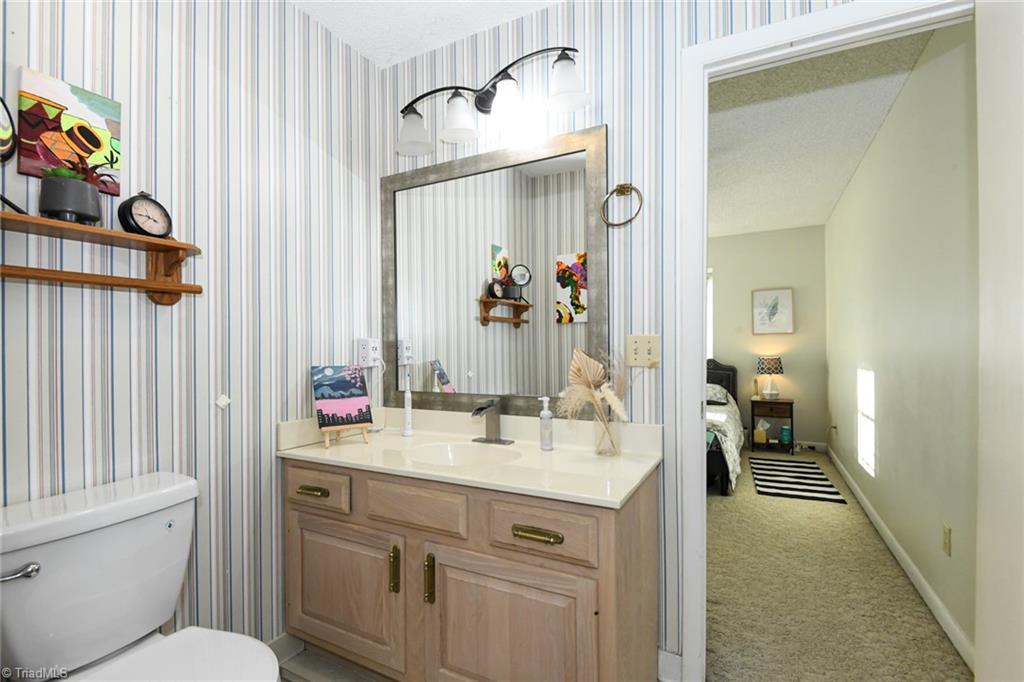 2429 Cypress Court High Point, NC 27265 - Photo 23 of 30