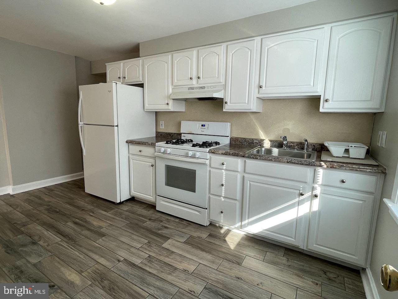 2205 East Darby Road Havertown, PA 19083 - Photo 7 of 12