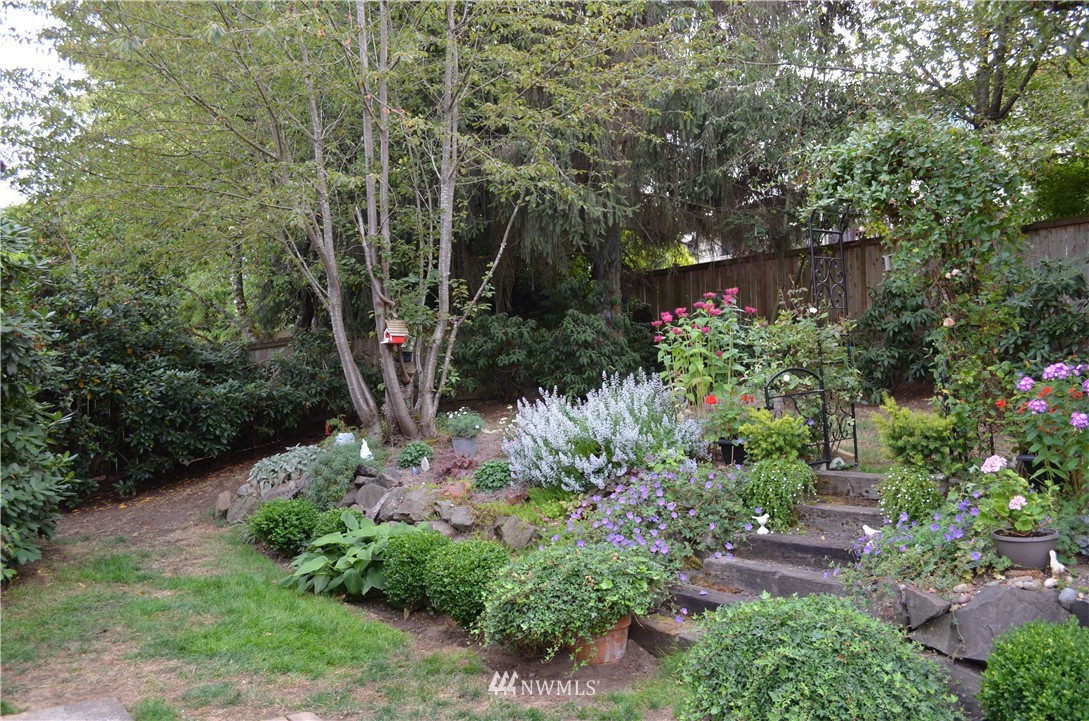 19231 92nd Avenue Northeast Bothell, WA 98011 - Photo 5 of 24 Gallery Image 5