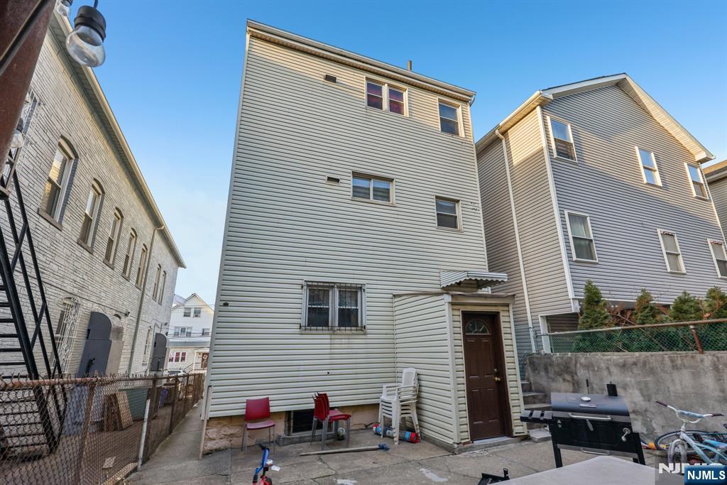 48 Atlantic Street Elizabeth, NJ 07206 - Photo 21 of 25