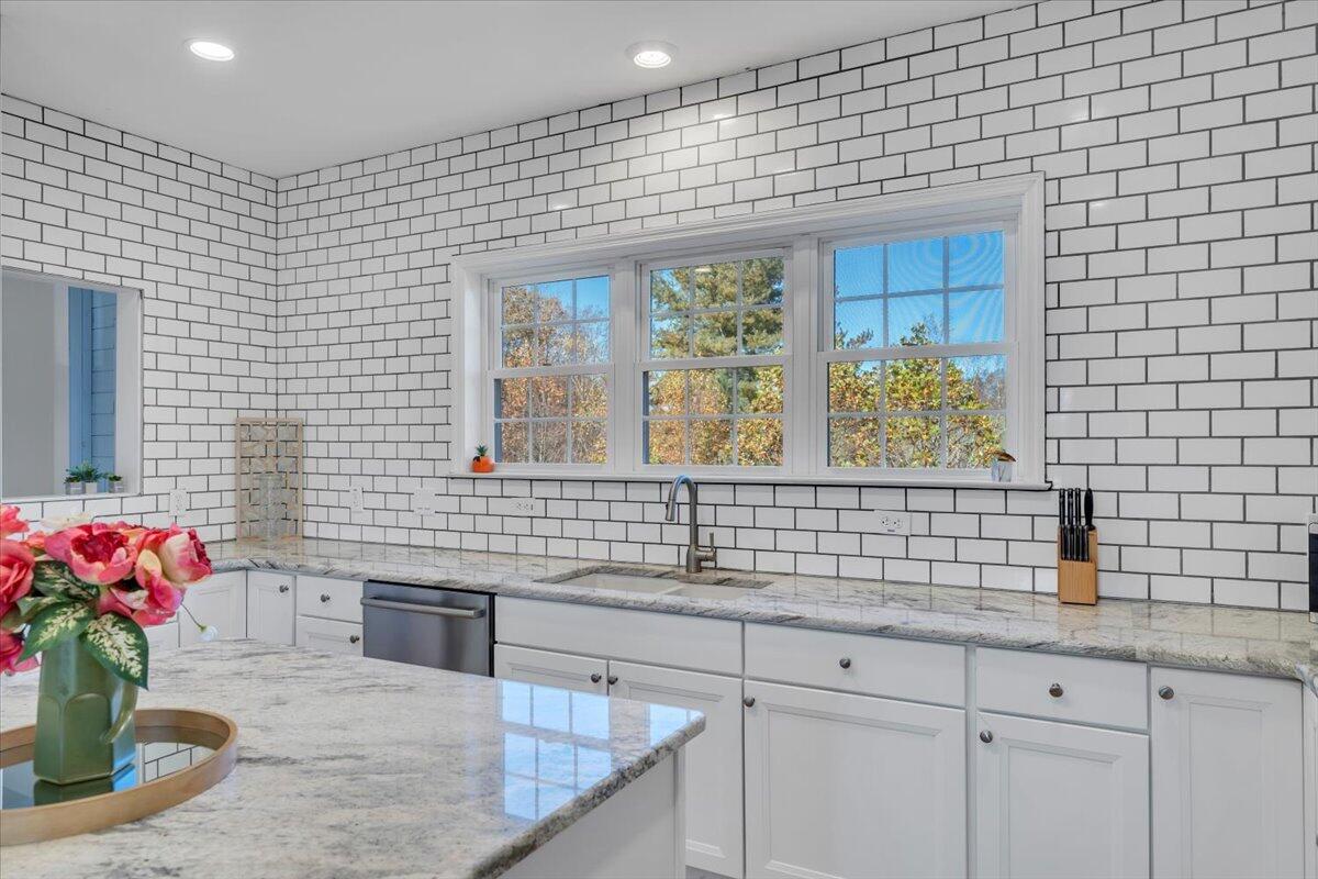 1533 Groundhog Mountain Road Hillsville, VA 24343 - Photo 12 of 132 012-MIB04753