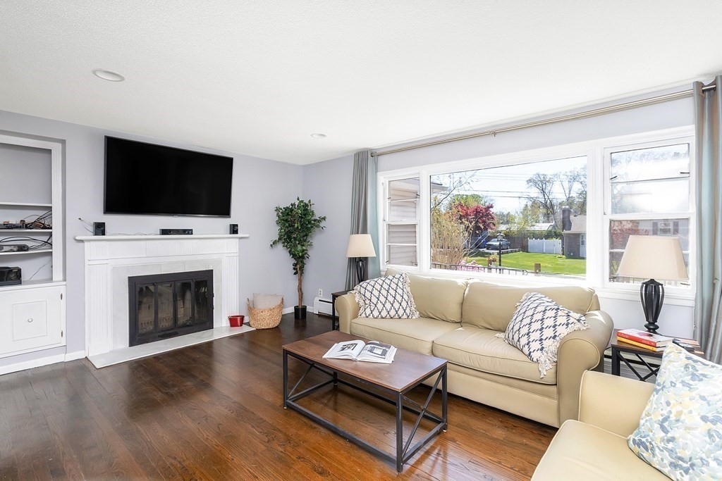 55 Greenlawn Street Springfield, MA 01119 - Photo 7 of 42