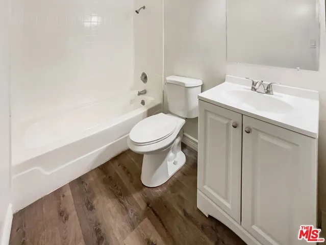 $620,000 | 700 West La Veta Avenue, Unit H7, Orange, CA 92868