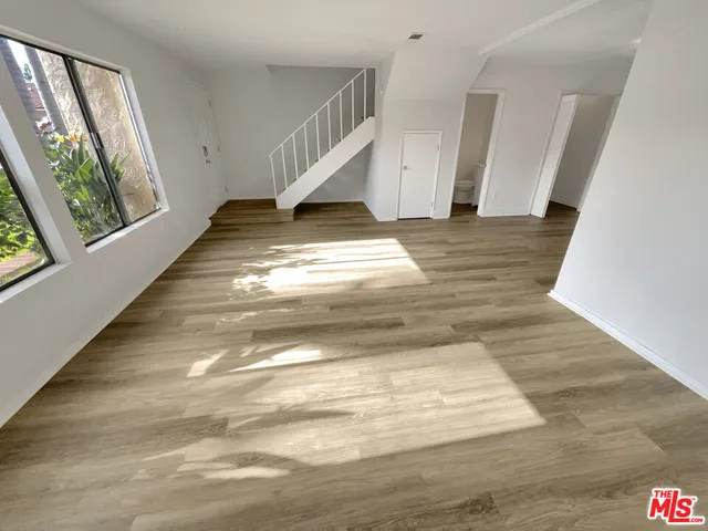 $620,000 | 700 West La Veta Avenue, Unit H7, Orange, CA 92868