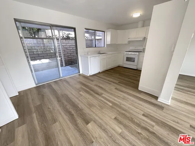 $620,000 | 700 West La Veta Avenue, Unit H7, Orange, CA 92868