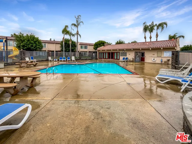 $620,000 | 700 West La Veta Avenue, Unit H7, Orange, CA 92868