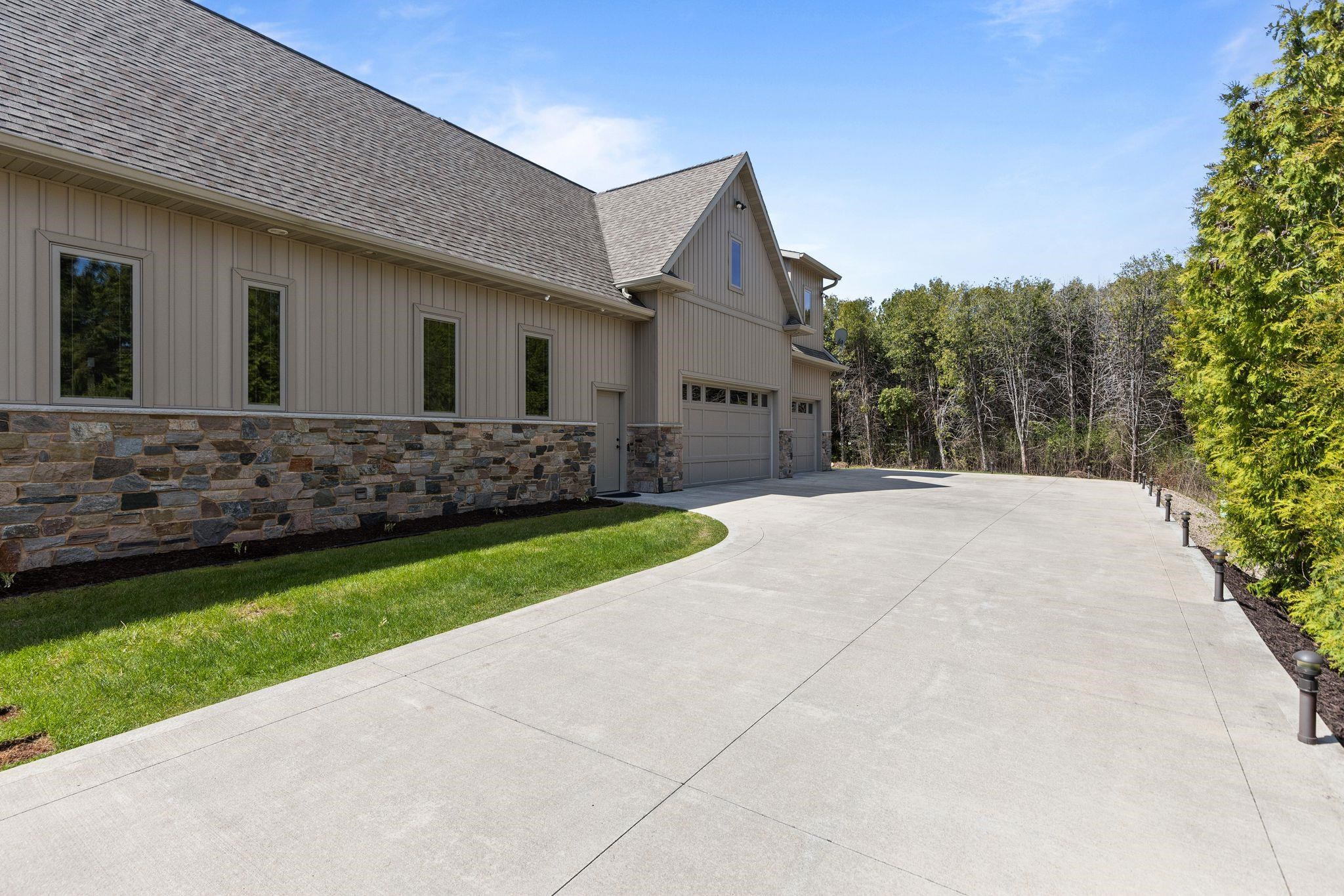 N3281 Feather Ridge Drive Appleton, WI 54913 - Photo 5 of 81